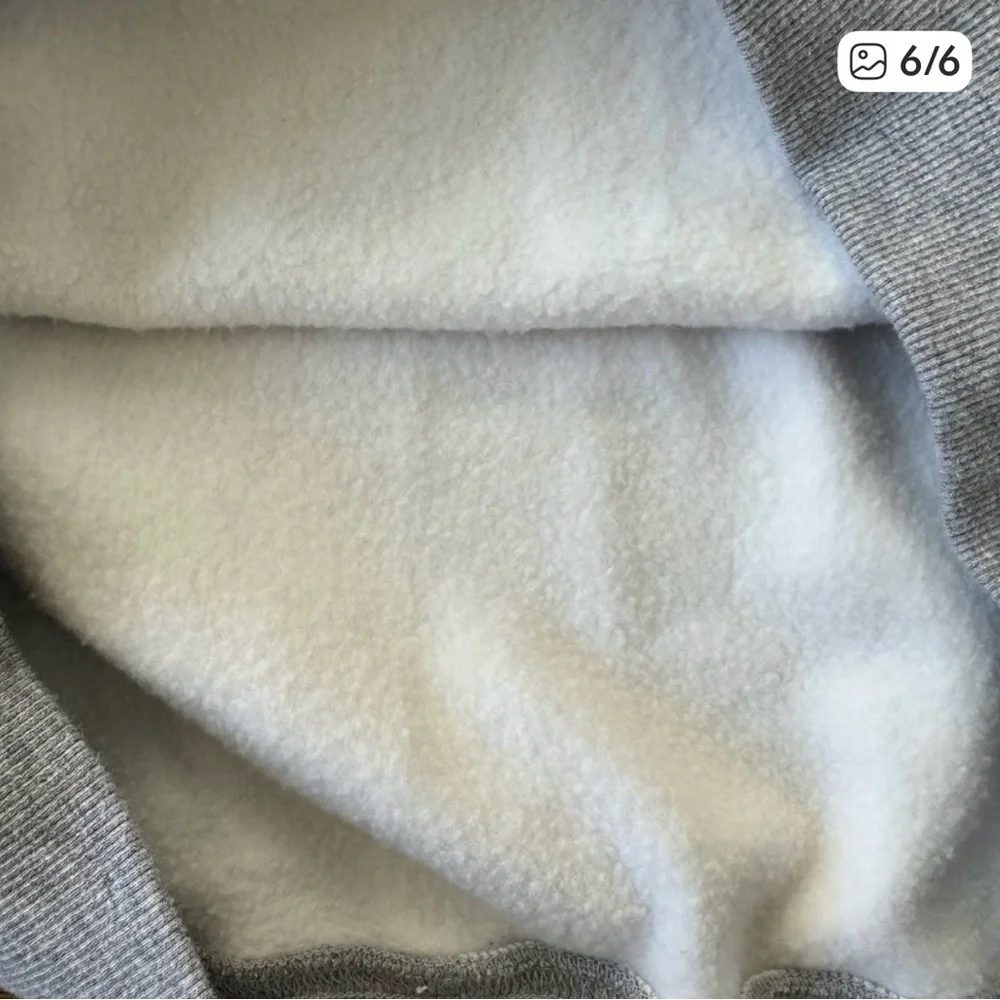 NWT SKIMS Women's Light Gray Sweatshirt - Picture 10 of 13